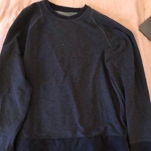Men’s Navy Lululemon sweatshirt